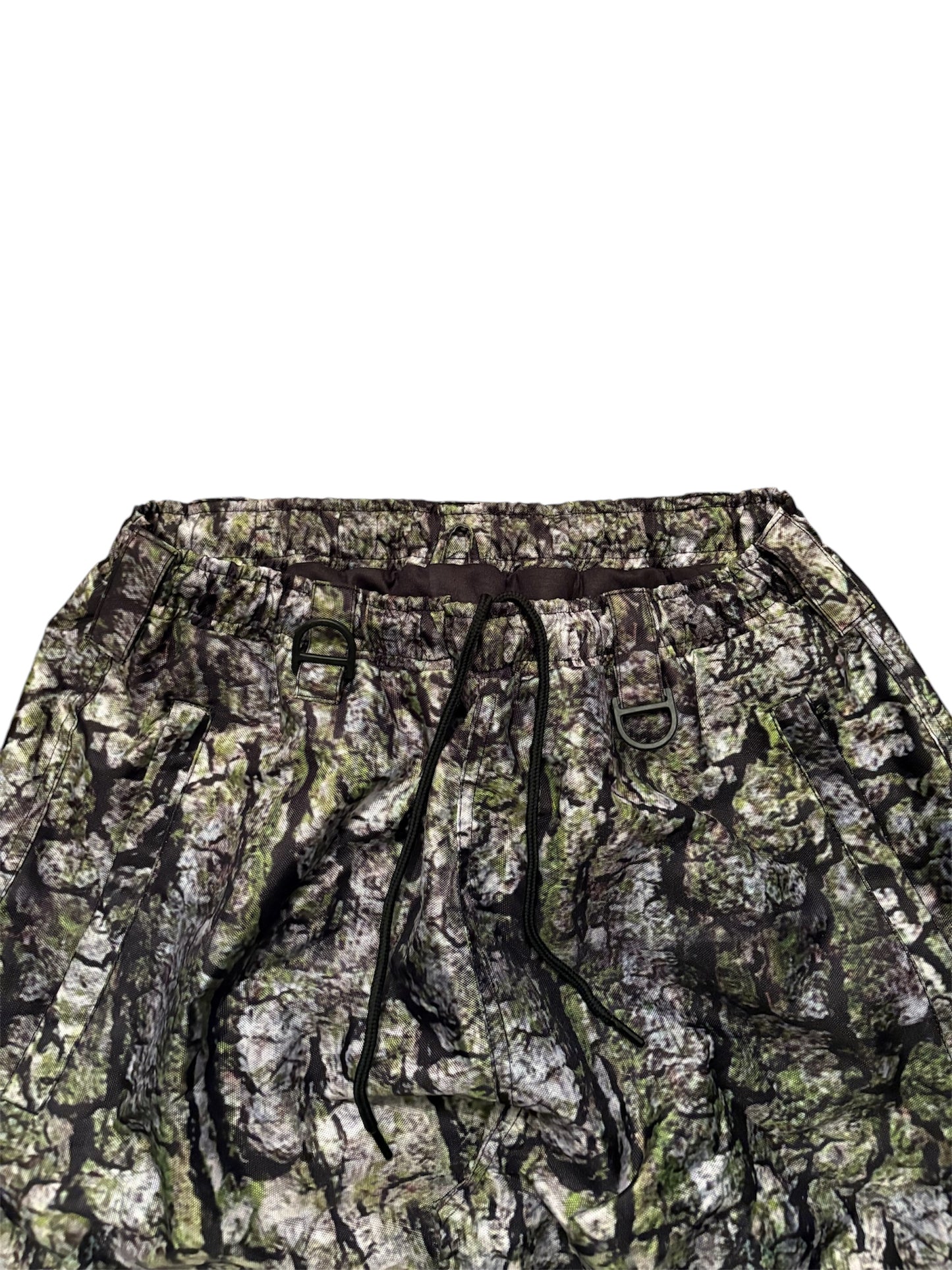 mossy tree bark basic pant